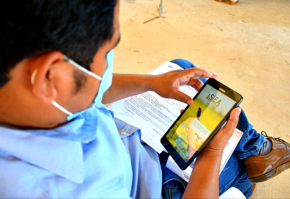 CAPACITAN Y ENTREGAN MODERNAS TABLETS A INFORMANTES CALIFICADOS DE LAS OFICINAS Y AGENCIAS AGRARIAS