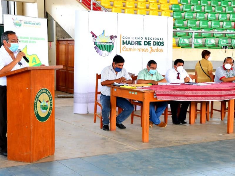 GOBERNADOR LUIS HIDALGO, FUNCIONARIOS CONGRESISTA Y AGRICULTORES UNEN ESFUERZOS PARA REACTIVAR EL AGRO EN MADRE DE DIOS.