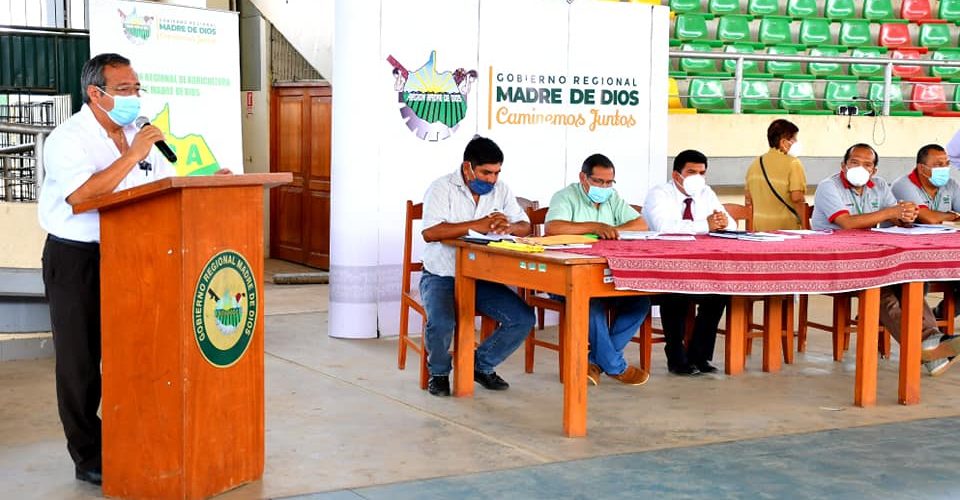 GOBERNADOR LUIS HIDALGO, FUNCIONARIOS CONGRESISTA Y AGRICULTORES UNEN ESFUERZOS PARA REACTIVAR EL AGRO EN MADRE DE DIOS.