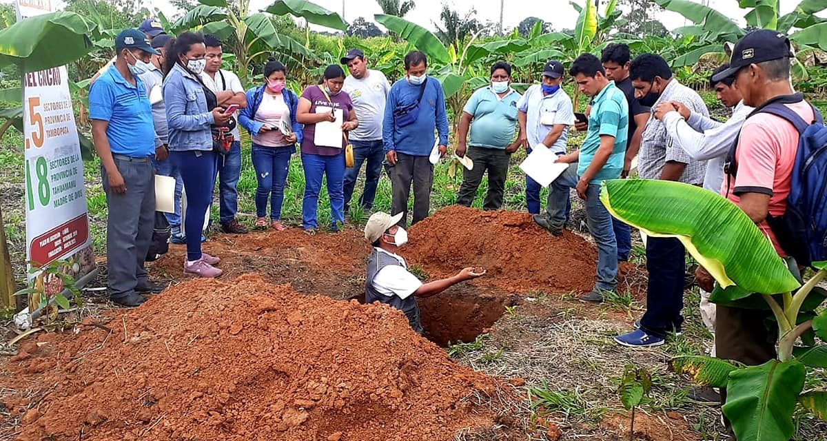 CURSO INTENSIVOS DE ANÁLISIS DE SUELO DIRIGIDO A HOMBRES DEL CAMPO DESARROLLA EL GOREMAD Y LA DRA.